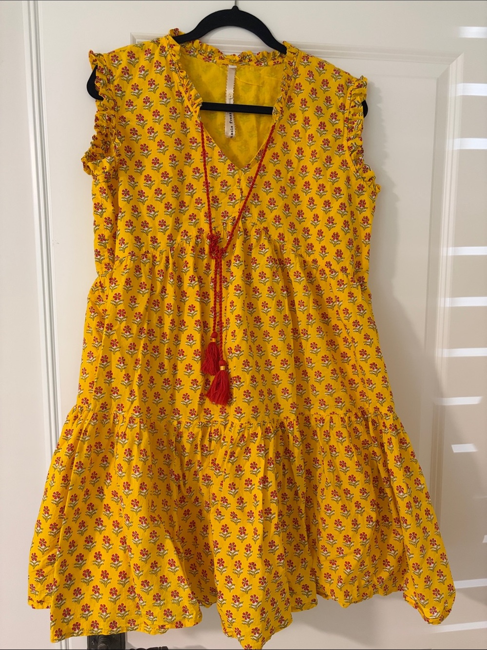 Uncle Frank sleeveless v-neck tiered dress with ruffled sleeve and collar - EUC